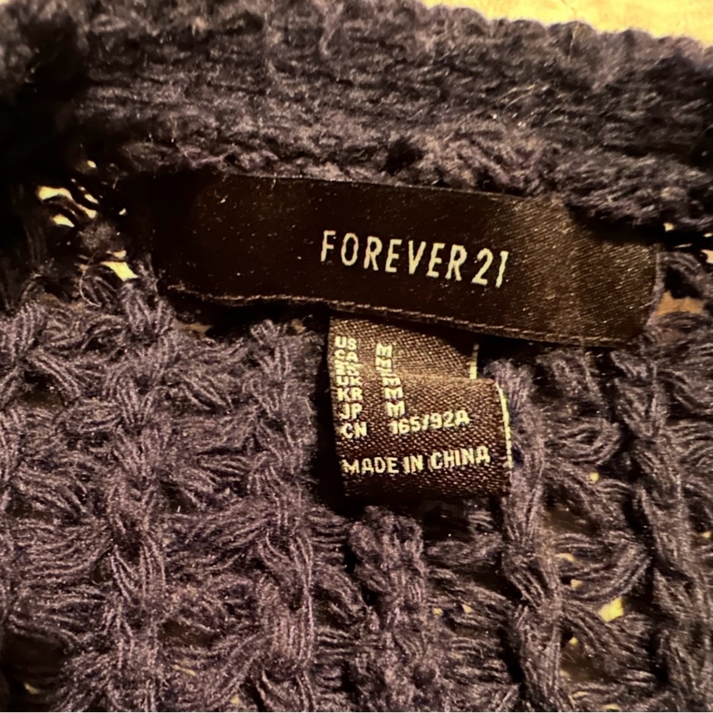 Forever 21 Deep Blue Textured Women’s Cardigan- size- medium. Great condition! - Picture 2 of 10